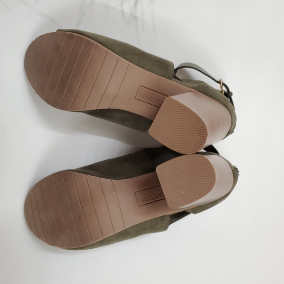 NWOT Olive Hit Hooded Bootie Ankle Boot - Picture 9 of 9